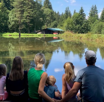 Familie Perner am Fischteich